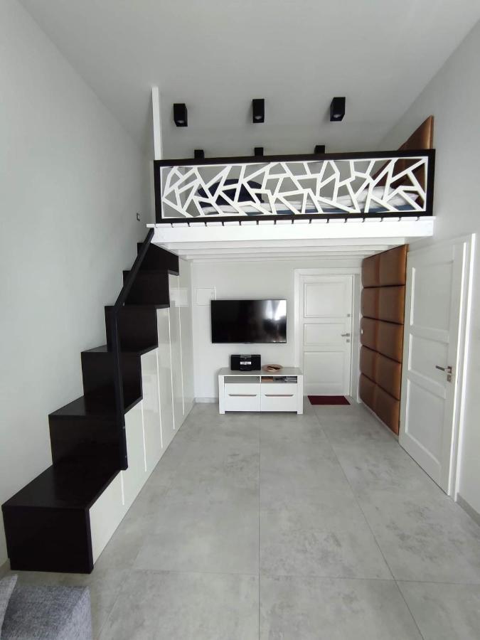 Apartament W Stylu Loft Jelenia Gora Ngoại thất bức ảnh